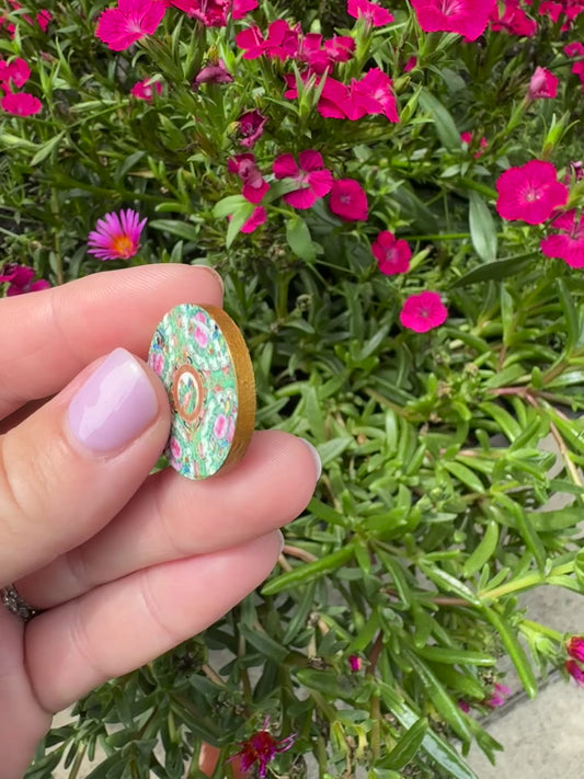 Needle Minder